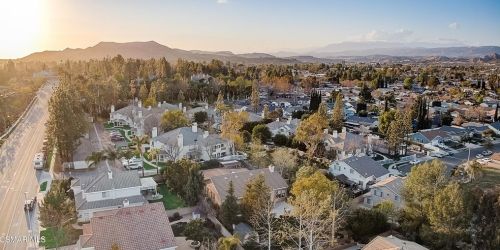 1267 Fitzgerald Rd, Simi Valley CA 93065-4480 exterior