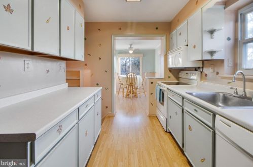 2306 Darrow St, Silver Spring MD 20902-4918 exterior