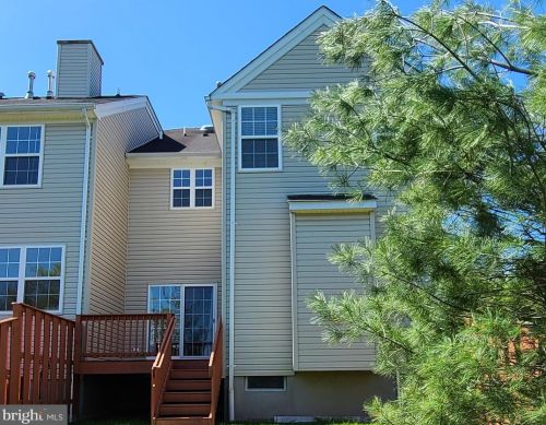 27 Scarlet Oak Dr, Princeton NJ  08540-4610 exterior