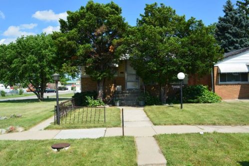 13517 Keystone Ave, Robbins, IL 60472-1427