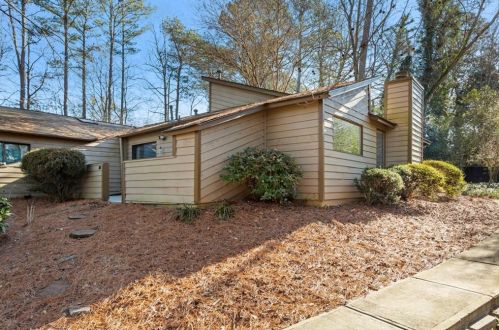 868 Bonnie Glen Dr, Marietta, GA 30067-7168