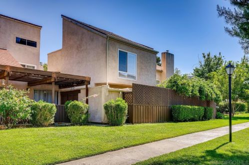 23824 Green Haven Ln, Ramona, CA 92065-4329