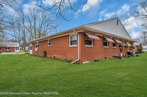 225 Columbine Ave, Lakehurst NJ  08759-3058 exterior