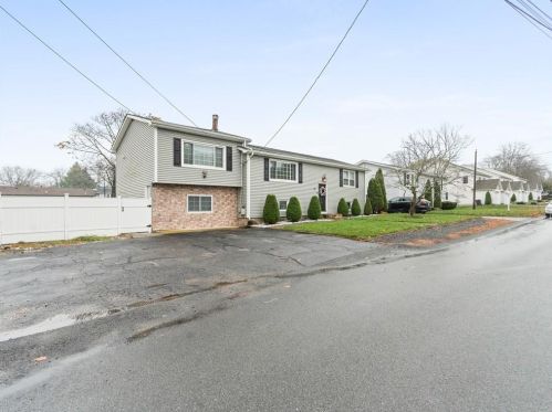 32 Andover St, Providence RI  02904-3924 exterior