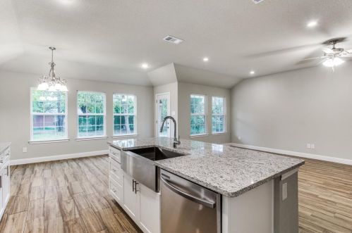 1308 Lagonda Ave, Fort Worth TX  76164-8614 exterior