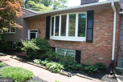 6630 Seneca Dr, Columbia, MD 21046-1041
