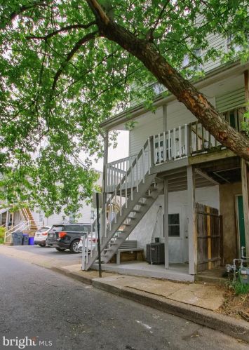226 Mulberry St, Harrisburg, PA 17113-2337