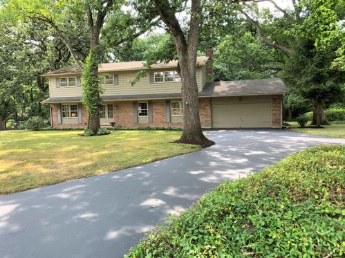4701 Valerie Dr, Bull Valley, IL 60014-6339