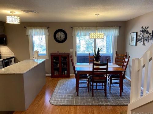 63 Songbird Ln, Farmington, CT 06032-3439