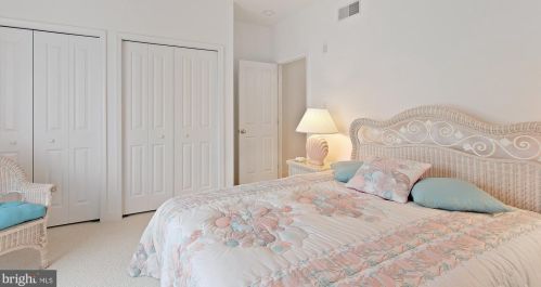 2108 Tall Oaks Ln, York PA 17403-5903 exterior