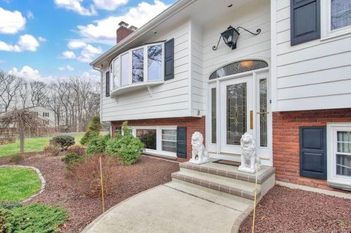 69 Fawn Hill Rd, Huntington, CT 06484-3438
