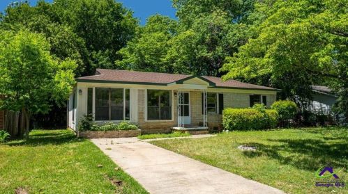 212 Meadow Dr, Warner Robins, GA 31093-2122
