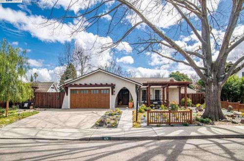 679 Egret Rd, Livermore, CA 94551-6104