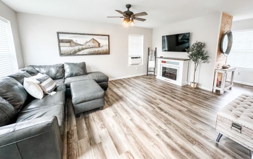 15 Bartlett Meadow Dr, Killingly CT  06241-1847 exterior