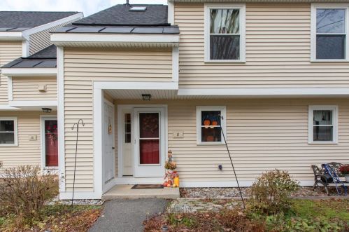 8 Bluffs Dr, Concord, NH 03303-1586
