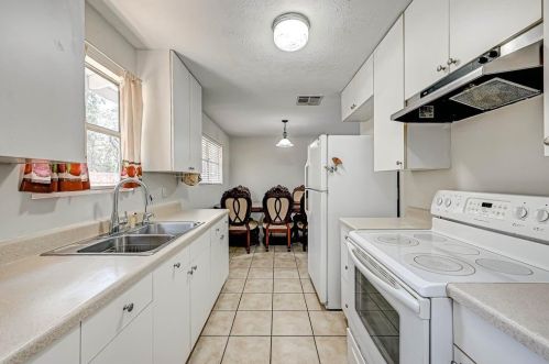 16723 Lk Cir, Conroe TX  77302-5343 exterior