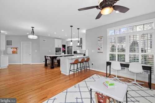 7305 Laurel Creek Ct, Springfield VA  22150-4912 exterior