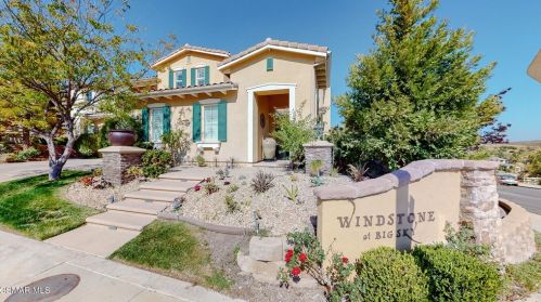 3904 Eagle Flight Dr, Simi Valley, CA 93065-0220