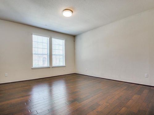 2140 Mcparland Ct, Carrollton TX 75006-2911 exterior