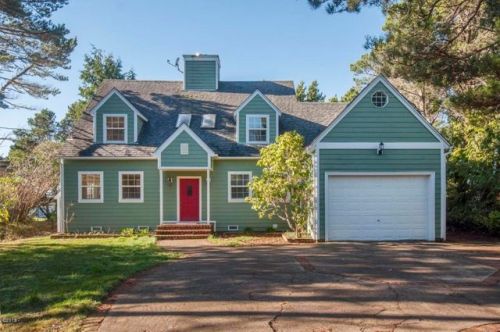 2460 Crestline Dr, Waldport OR  97394-9716 exterior