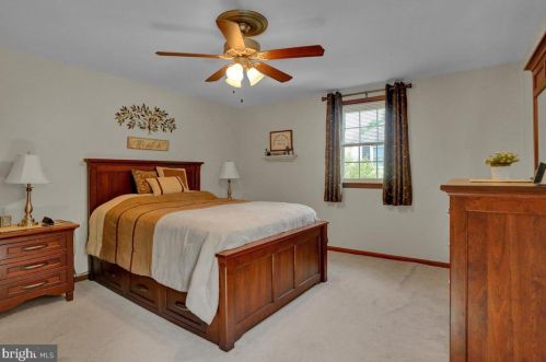 202 Suncrest Rd, Lancaster PA  17601-4835 exterior