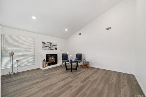 9447 Stirrup St, Riverside CA  92509-4960 exterior