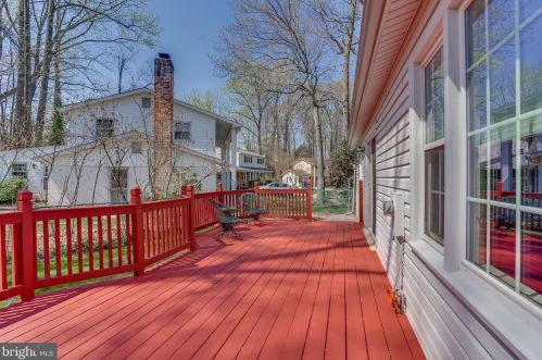 9001 Teddy Rae Ct, Springfield VA 22152-2644 exterior