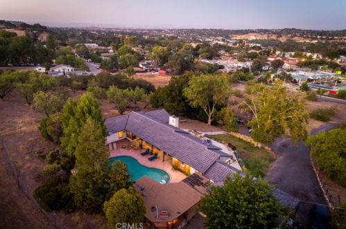 101 Kiler Canyon Rd, Lake Nacimiento, CA 93446-3701