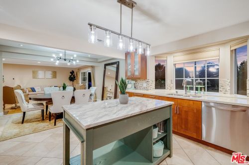 4915 Glencove Ave, Glendale CA 91214-1610 exterior