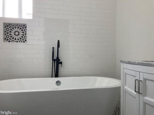 1252 24 St, Philadelphia PA  19130-1914 exterior