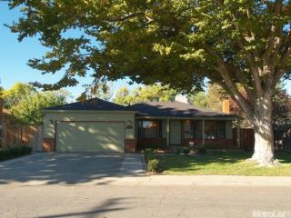 425 Rosina Ave, Modesto, CA 95354-1603