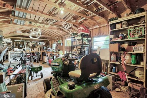 945 Cranes Gap Rd, Carlisle PA  17013-9677 exterior