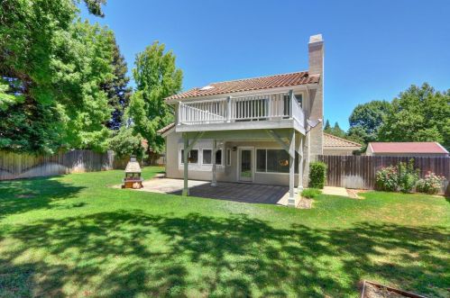 9426 Fox Glen Way, Elk Grove, CA 95758-1130