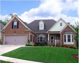 1064 Lynnstone Dr, Chattanooga, TN 37405-1273