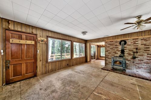 7500 Riv Rd, Truckee CA  exterior