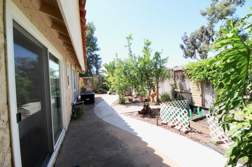 5 Cypress Tree Ln, Irvine CA  92612-2211 exterior