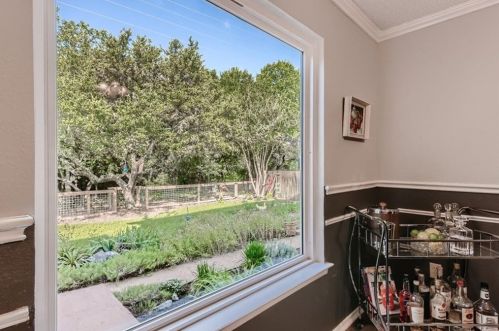 6555 Fair Vly Trl, Austin TX  78749-1266 exterior
