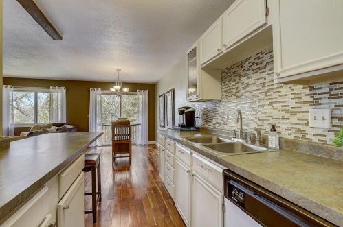 1681 Hickory Hill Dr, Saint Paul MN  55122-2527 exterior