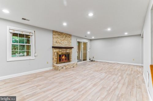 10014 Downeys Wood Ct, Springfield VA  22015-2730 exterior