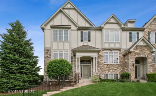291 Sype Dr, Carol Stream, IL 60188-3312