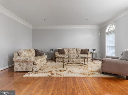 14212 Snickersville Dr, Gainesville, VA 20155-4453