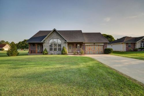 909 Ashton Ave, Strafford, MO 65757-9402
