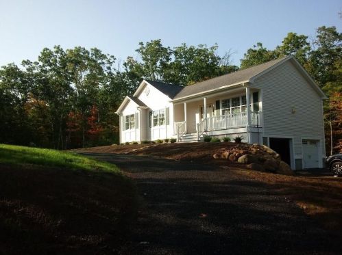 380 Ledge Rd, Coventry, RI 02816-4924
