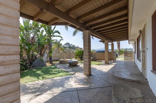 1160 Monterey Dr, El Cajon, CA 92020-6718