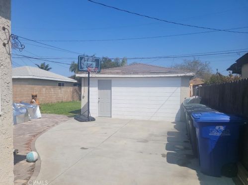 4841 134th St, Hawthorne, CA 90250-5056