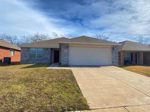 8640 Boswell Meadows Dr, Fort Worth, TX 76179-4360