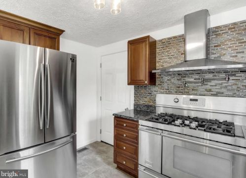 47 Pheasant Ridge Rd, Hanover PA  17331-9470 exterior