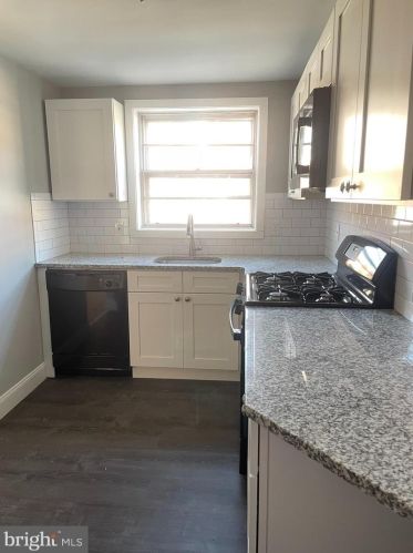 7512 Gilbert St, Philadelphia PA  19150-2604 exterior