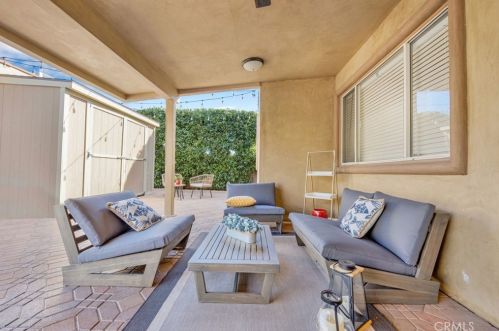 1755 Glenwood Rd, Glendale CA  91201-1543 exterior