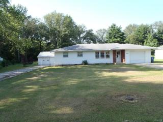 2416 North St, Harrisburg, IL 62946-3424